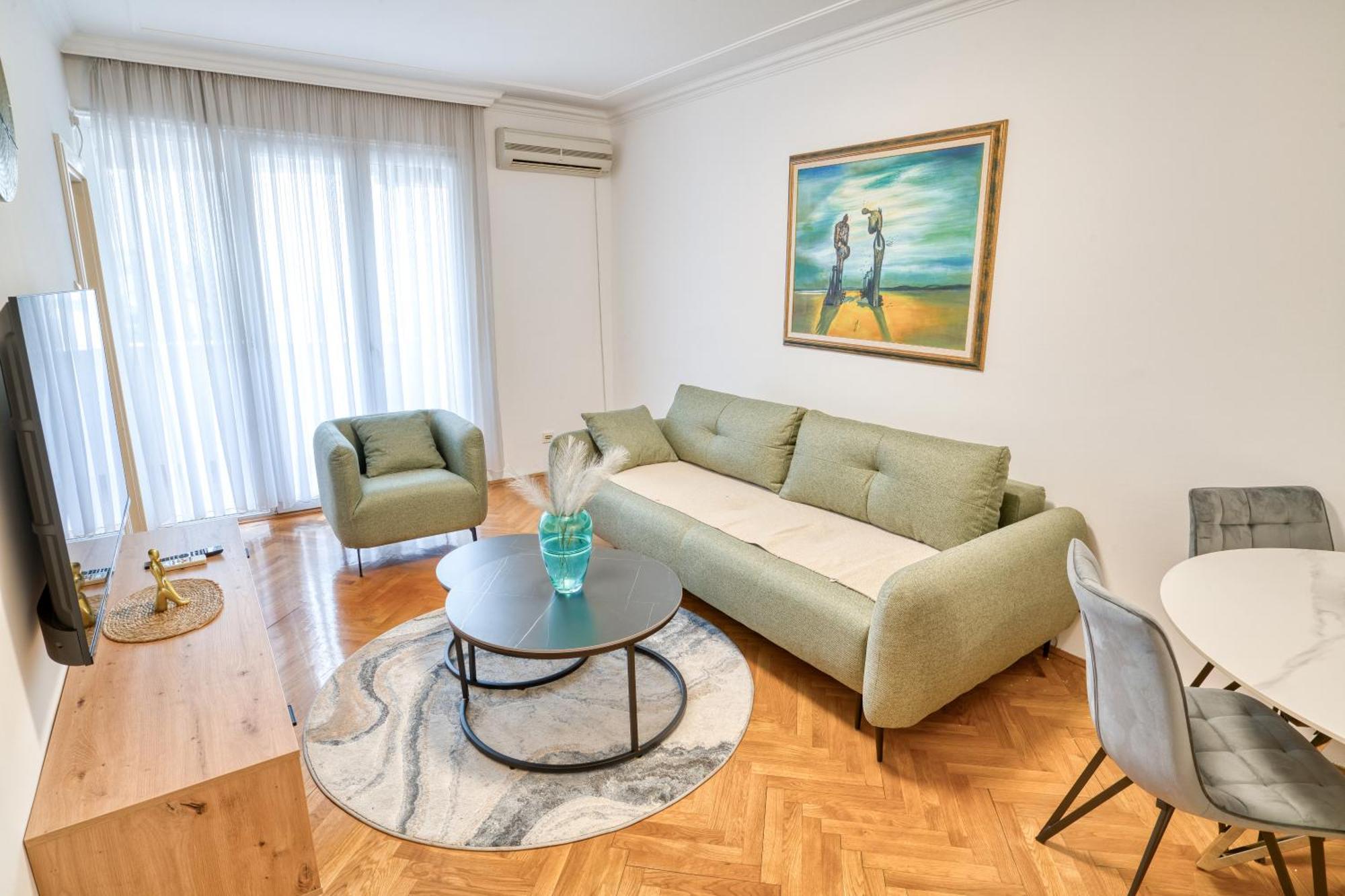 Azurium Apartment *