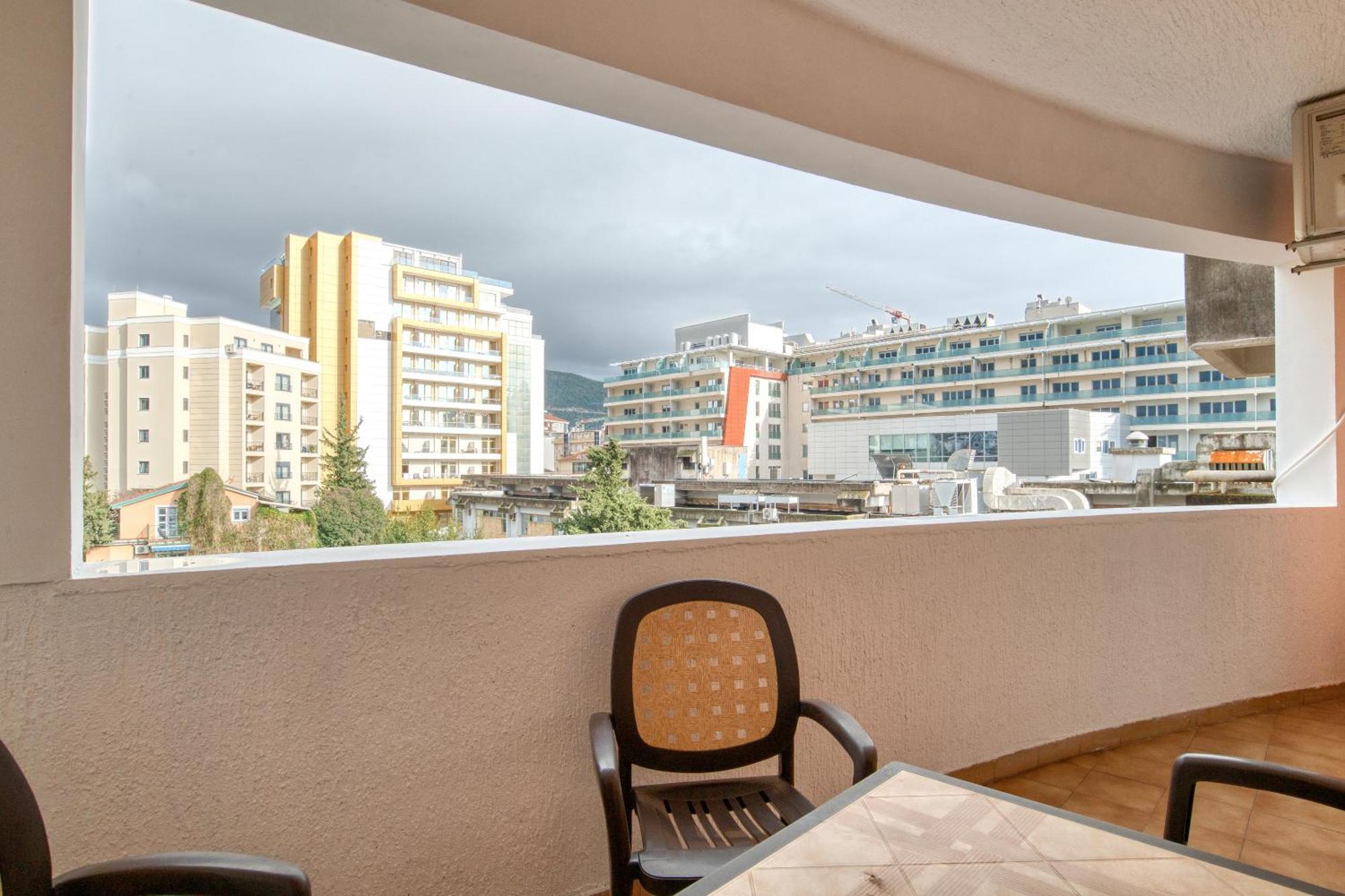 Azurium Apartment Budva